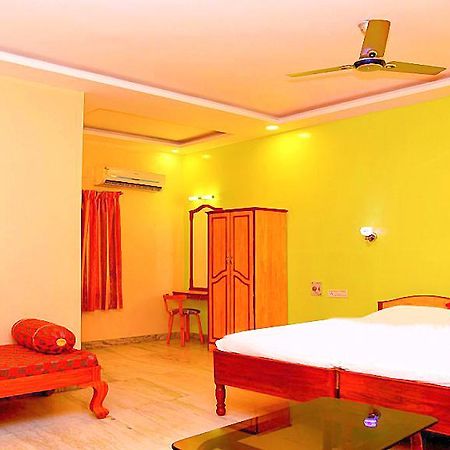 Sindhu Towers Otel Vellore Dış mekan fotoğraf